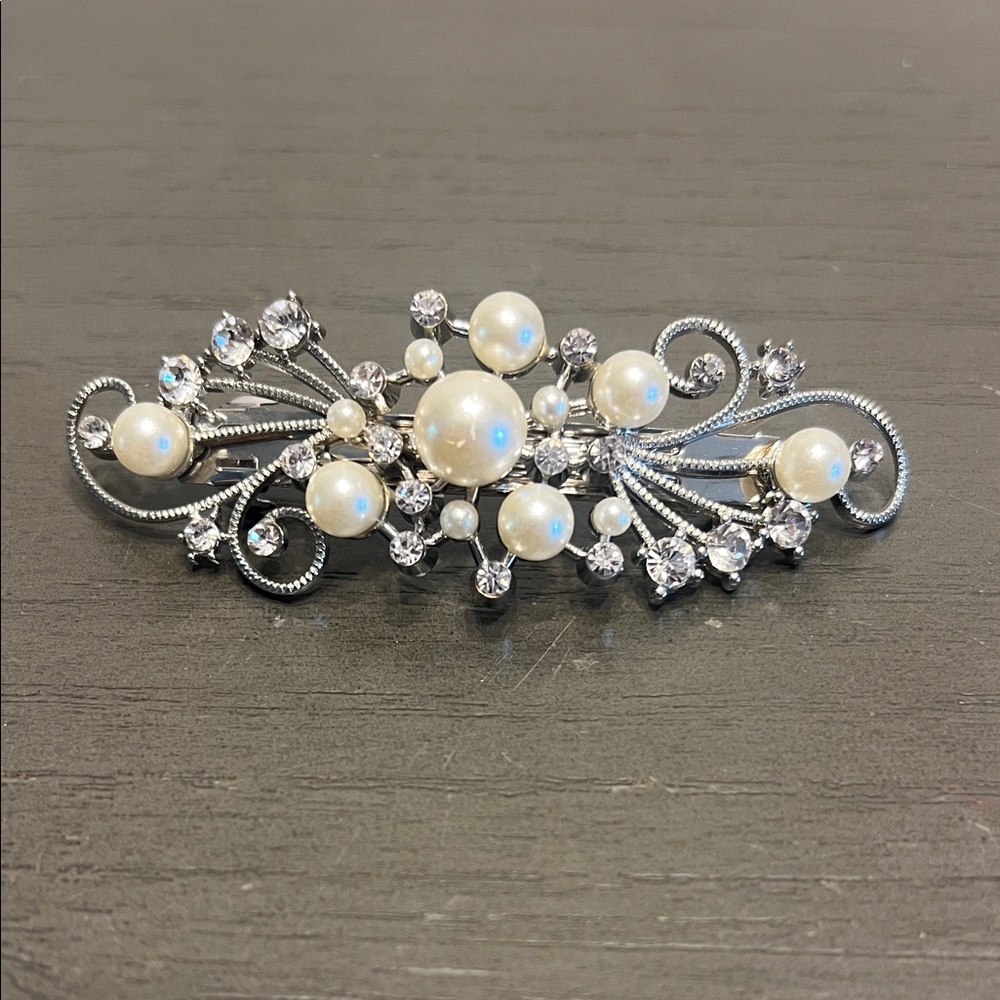 Sophisticated Silver and Pearl hair clip